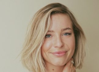 Retro Hairstyles are Super Trendy This Spring Side parts. They will never go out of style.