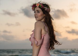 Here’s What to Wear to a Beach Wedding Beach wedding outfits