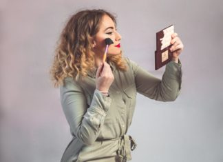 Getting Ready in a Hurry? Here are Makeup Tricks to Look Flawless 3 makeup tricks