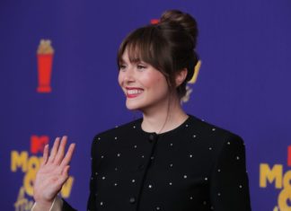 Best Red Carpet Trends from the 2021 MTV Movie & TV Awards Elizabeth Olsen at the 2021 MTV Movie & TV Awards.