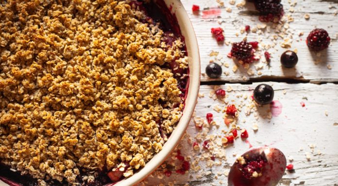 This Fruit Crisp Comes Together in 3 Easy Steps Fruit crisps