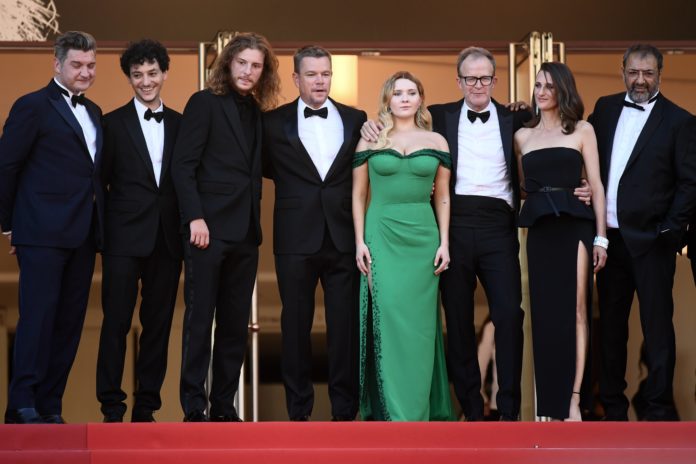 Abigail Breslin wears green t the Cannes film festival
