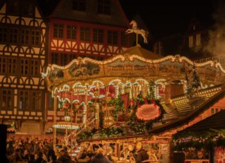 3 Tips for Planning a Budget-Friendly Christmas Market Visit Christmas Market in Frankfurt, Germany.