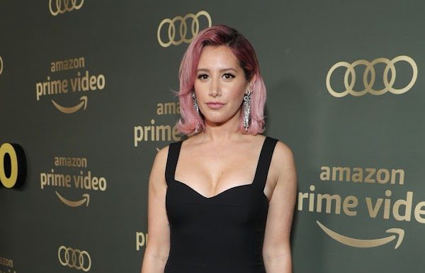 Ashley Tisdale at the Golden Globes in 2019