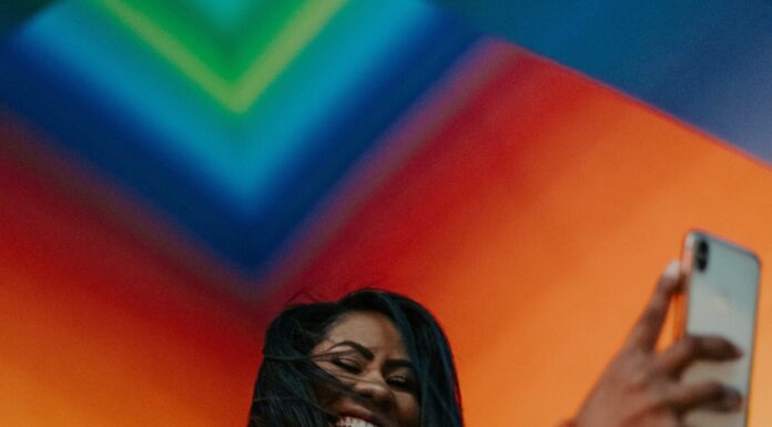 How To Take Your Own Instagram Pictures selfie