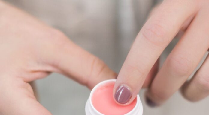 DIY Lip Balm for Luscious Lips! Lip Balm