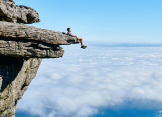 5 Reasons to Consider Spending Your Summer Vacation in the Mountains Climbing in the Mountains