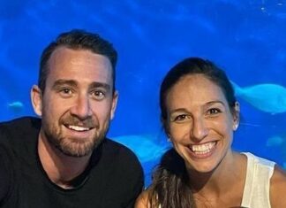 “Throuple” Say People Are Jealous of Their Unique Relationship