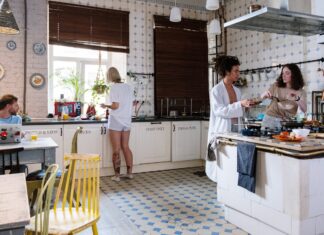 5 Unwritten Rules of Hostel Kitchen Etiquette to Keep in Mind Hostel kitchen