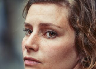 Three Tips To Avoid Dry Lips Girl