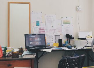 Easy Places in Your Home to Declutter in 5 Minutes Cluttered desk