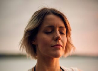 3 Grounding Techniques to Help Calm Your Nervous System Deep breathing