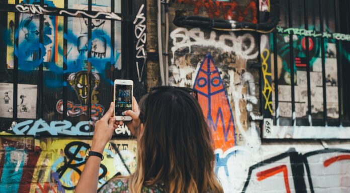 3 Tips & Tricks for Discovering Street Art in New Cities Graffiti in Shoreditch, London, United Kingdom