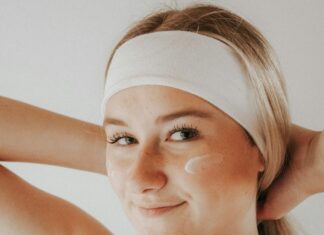 3 Best Ways to Adjust Your Skincare Routine for Cold Winter Months Skincare