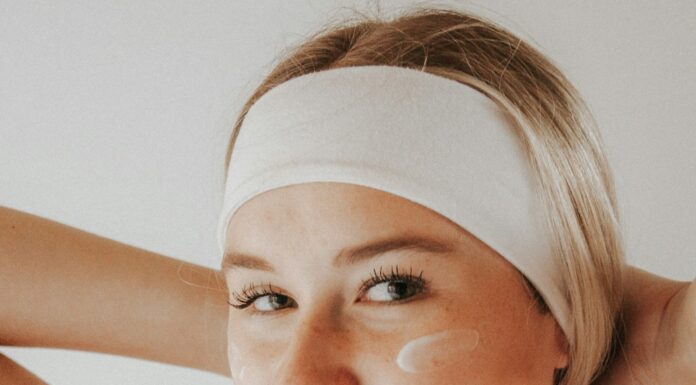 3 Best Ways to Adjust Your Skincare Routine for Cold Winter Months Skincare