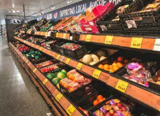 Last Minute Shopping for Thanksgiving: All the Places Not to Go To Supermarket with fresh produce