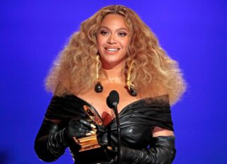 Beyoncé Delivers a Halftime Show to Remember With a ‘Cowboy Carter’ Christmas Beyonce at the 63rd Grammy Awards