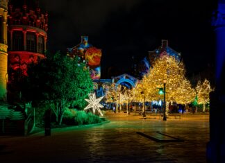 Christmas in Barcelona: Festive Markets, Cultural Activities, and Holiday Lights Barcelona, Spain
