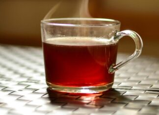 Nutritionist Warns Reheating Spinach, Rice, and Tea Can Pose Deadly Health Risks Tea