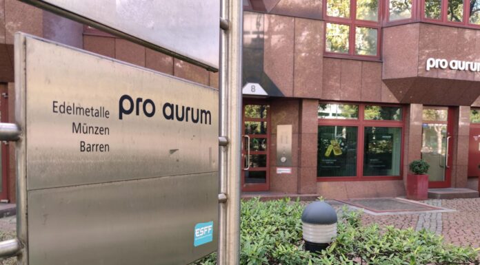 Gold Trader Proaurum Unveils Europe’s Most Expensive Christmas Tree in Munich Pro Aurum branch in Berlin, Germany, where they make gold