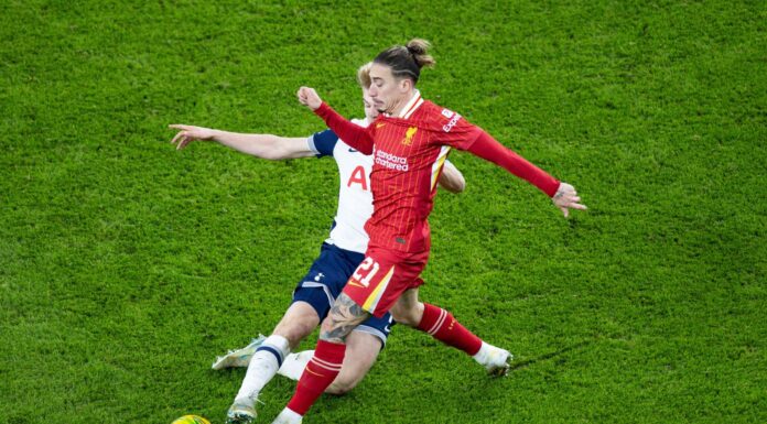 Bergvall’s Winning Goal Sparks Controversy in Tottenham’s 1-0 Victory Over Liverpool Lucas Bergvall of Tottenham Hotspur and Kostas Tsimikas of Liverpool Tottenham Hotspur v Liverpool, EFL Carabao Cup, Semi Final, First Leg, Football, Tottenham Hotspur Stadium, London, UK - 08 Jan 2025.