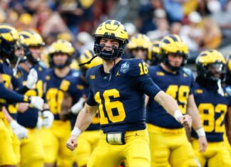 Michigan Capitalize on Alabama’s Early Turnovers to Secure ReliaQuest Bowl Victory Michigan Wolverines quarterback Davis Warren during Alabama game