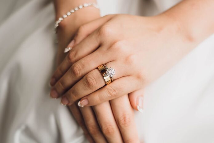 Chunky engagement rings 2025 trend